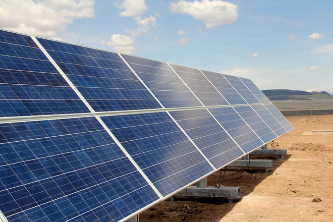 floating_solar_th_bing.jpeg